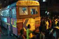 तणावपूर्ण वातावरणामुळे केएमटी बस सेवा बंद, चालक निलंबित