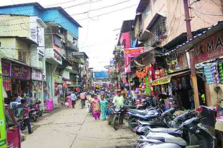 बाजारात शुकशुकाट बाजारात शुकशुकाट