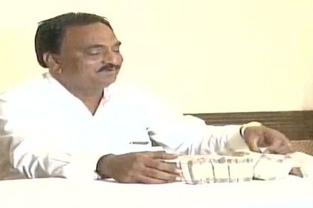 Loksatta, Loksatta news, loksatta newspaper, marathi news, marathi, Marathi news paper, Marathi news online, Marathi, Samachar, Marathi latest news, national news, national news in marathi, gujarat, offered, Rs 1 crore, join, bjp, Rs 10 lakh, advance, alleges, Patidar leader, Narendra Patel