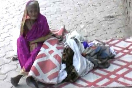 अमरधाम स्मशानात वास्तव्य करणाऱ्या लक्ष्मीबाई आहुजा