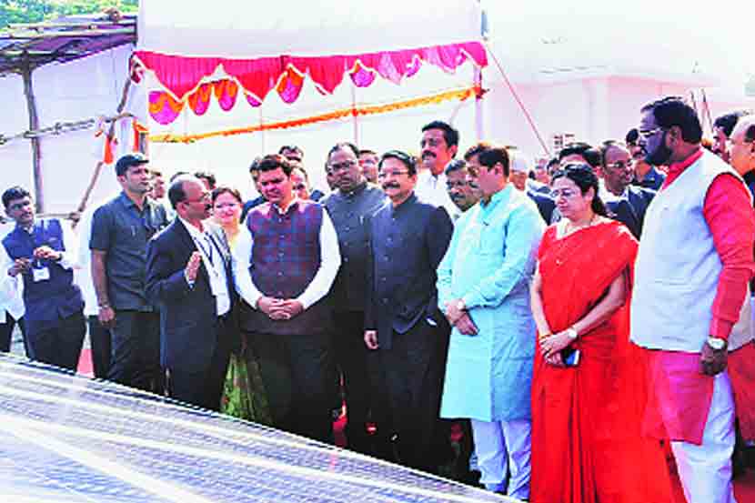 मुख्यमंत्री देवेंद्र फडणवीस द इंडियन एक्स्प्रेसने आयोजित केलेल्या कार्यक्रमात बोलताना