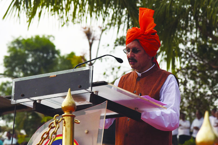 गृहराज्यमंत्री दीपक केसरकर 