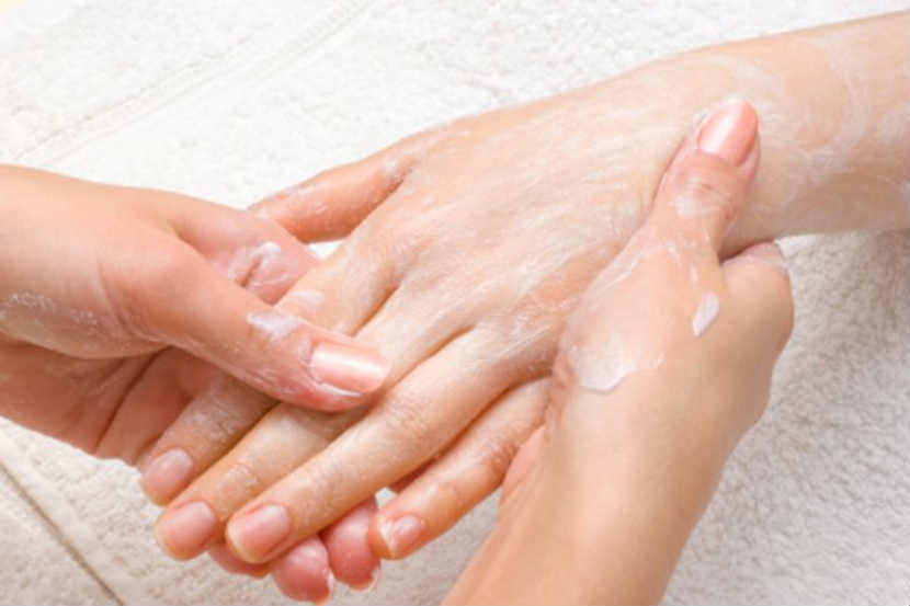 Beauty Tips : हिवाळ्यात अशाप्रकारे त्वचेची काळजी घ्या