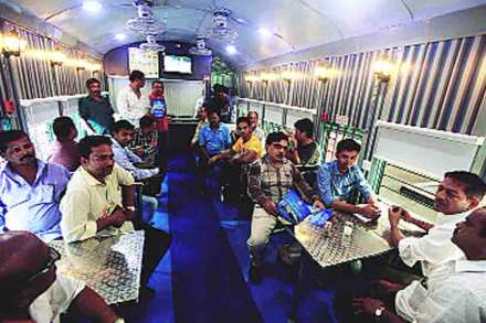 ‘डेक्कन क्वीन’च्या खाद्यपदार्थाची चव सपक!