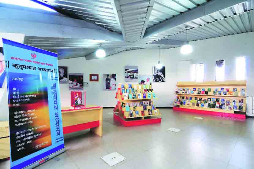 पुरस्कार, कार्यशाळेपुरतेच कुसुमाग्रज अध्यासन केंद्र मर्यादित