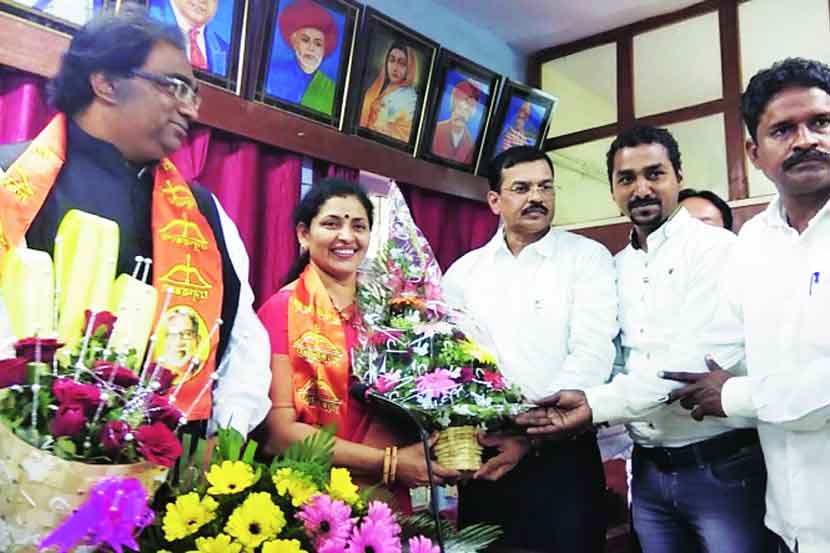 Congress support Shiv Sena