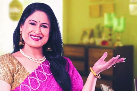 ‘आक्कासाहेब’ सूत्रसंचालक!