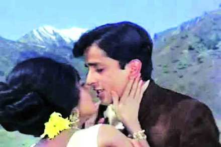 शशी कपूर यांची वैशिष्टय़पूर्ण कारकीर्द