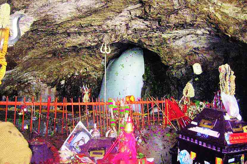 अमरनाथ गुंफेत मंत्रोच्चारांचे पठण, भजन करण्यावर निर्बंध नाहीत