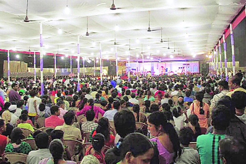 पवनाथडी जत्रेची ‘उत्सवी’ उधळपट्टी पवनाथडी जत्रेची ‘उत्सवी’ उधळपट्टी