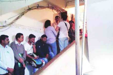‘आधार’साठी पहाटेपासून रांगा