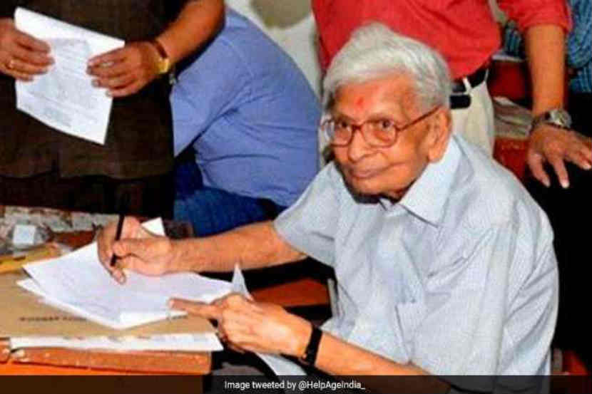 वयाच्या ९८ व्या वर्षी आजोबा झाले अर्थशास्त्राचे पदवीधर