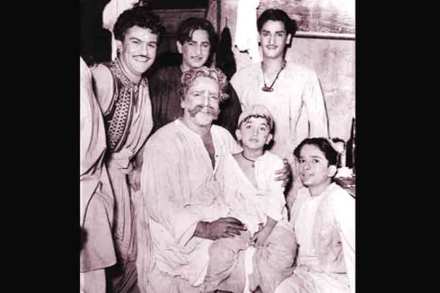 पृथ्वीराज कपूर आणि कुटुंब