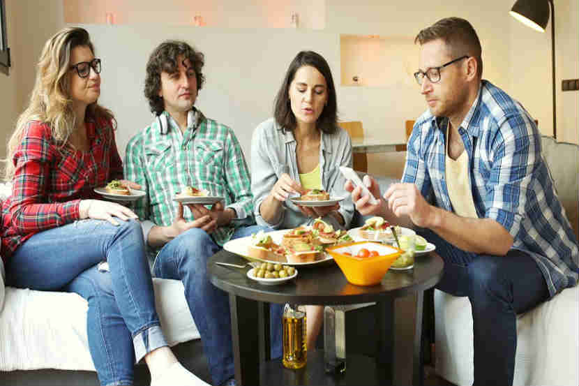 दुपारच्या जेवणाबाबत ‘या’ चुका टाळा