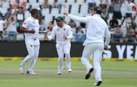 फिलँडरच्या माऱ्याचा सामना भारतीय संघाला करता आला नाही. फिलँडरच्या माऱ्याचा सामना भारतीय संघाला करता आला नाही.