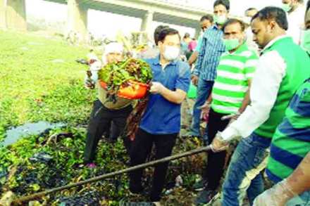 ‘मोर्णा’च्या स्वच्छतेसाठी अकोल्यात एकतेचे दर्शन