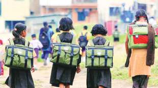 girls with school bag