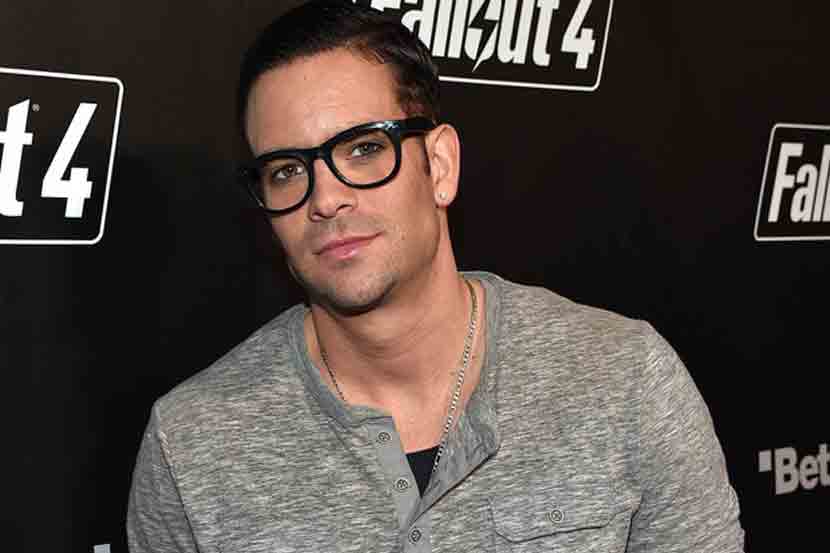 शिक्षेच्या भितीने ‘मार्क सेलिंग’ची आत्महत्या शिक्षेच्या भितीने ‘मार्क सेलिंग’ची आत्महत्या