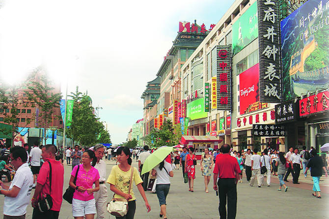 या देशाचा भौगोलिक विस्तार जितका मोठा आहे त्याच्या कित्येक पटींनी अधिक या देशाच्या संस्कृतीचा पसारा आहे.