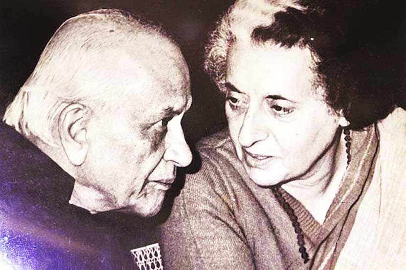 कॉ. श्रीपाद अमृत डांगे इंदिराजींसोबत.. 