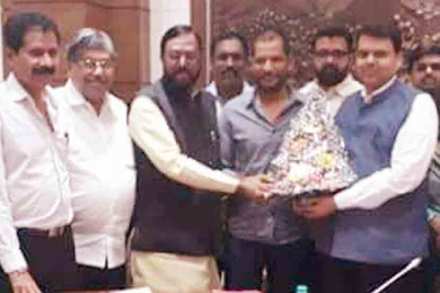 मराठवाड्यात रेल्वे आणि मेट्रो ट्रेनच्या कोचची निर्मिती होणार-मुख्यमंत्री मराठवाड्यात रेल्वे आणि मेट्रो ट्रेनच्या कोचची निर्मिती होणार-मुख्यमंत्री