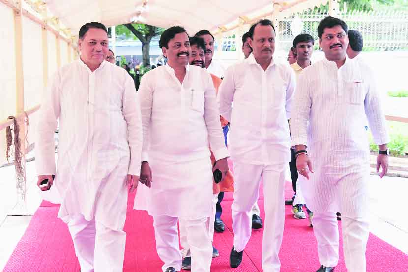 ‘हल्लाबोल’द्वारे राष्ट्रवादी काँग्रेसची निवडणुकीची तयारी ‘हल्लाबोल’द्वारे राष्ट्रवादी काँग्रेसची निवडणुकीची तयारी