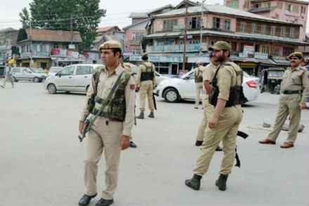 Loksatta, Loksatta news, loksatta newspaper, marathi news, marathi, Marathi news paper, Marathi news online, Marathi, Samachar, Marathi latest news, national news, national news in marathi, jammu and kashmir, crime news, jammu and kashmir police, released, 18 year old, Pune, girl, detained, suspicion, suicide bomber Loksatta, Loksatta news, loksatta newspaper, marathi news, marathi, Marathi news paper, Marathi news online, Marathi, Samachar, Marathi latest news, national news, national news in marathi, jammu and kashmir, crime news, jammu and kashmir police, released, 18 year old, Pune, girl, detained, suspicion, suicide bomber