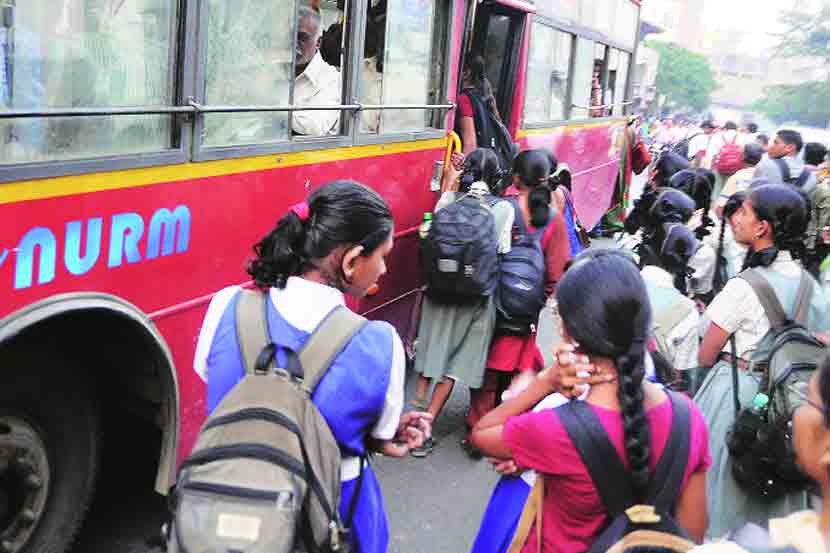 शेतीची कामे, मासिक पाळी, भावंडांचा सांभाळ