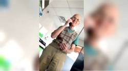 VIDEO: ८० वर्षांचे आजोबा पहिल्यांदाच मोबाईल हाताळतात तेव्हा…