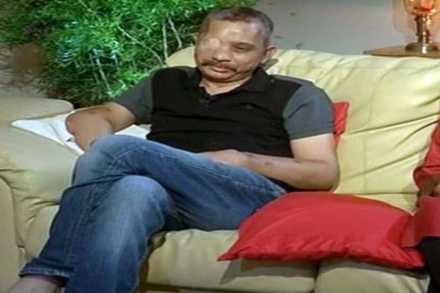 नऊ गोळया अंगावर झेलणारे CRPF चे पराक्रमी अधिकारी चेतन कुमार चीता परतले ड्युटीवर नऊ गोळया अंगावर झेलणारे CRPF चे पराक्रमी अधिकारी चेतन कुमार चीता परतले ड्युटीवर