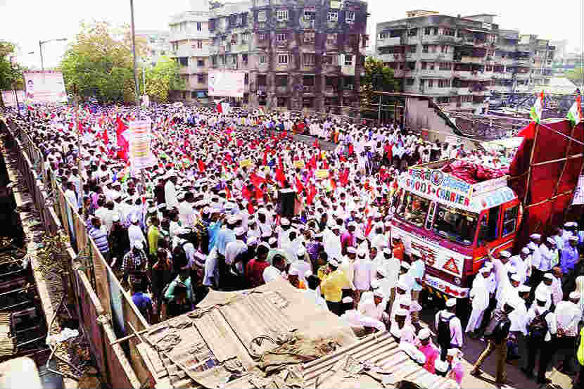 माथाडी कामगारांच्या सर्व मागण्या राज्य शासनाने सोमवारी रात्रीच मान्य केल्यामुळे मंगळवारी आयोजित करण्यात आलेल्या मोर्चाचे विजयी मेळाव्यात रूपांतर झाले. 
