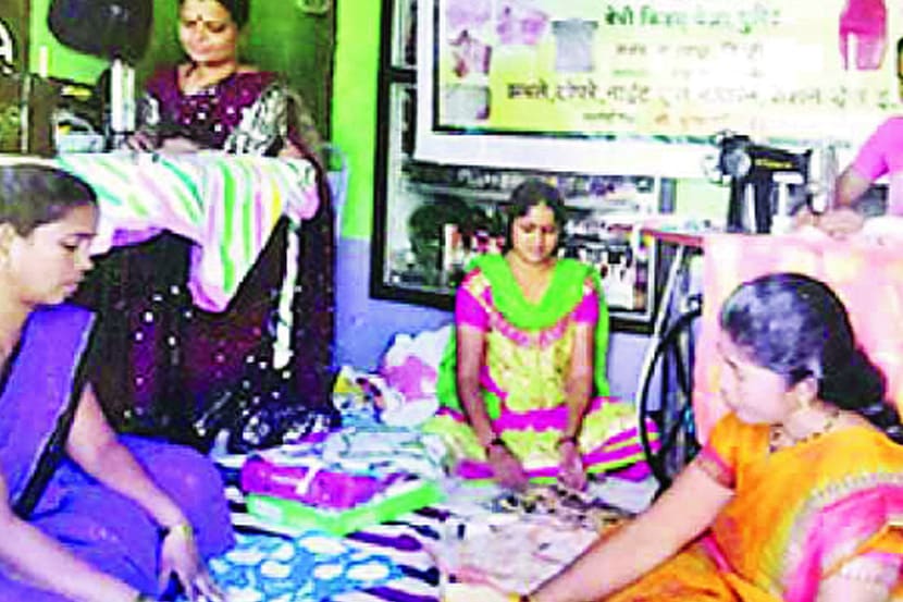 बचत गटांसमोर भांडवल उभारणीसाठी अडथळ्याची शर्यत