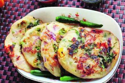 न्यारी न्याहारी : ब्रेडचा उत्तप्पा न्यारी न्याहारी : ब्रेडचा उत्तप्पा