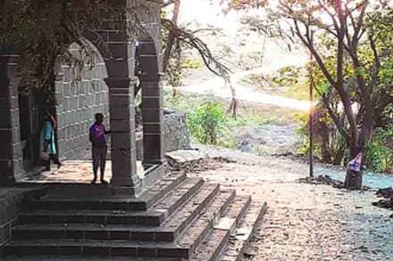 शहरातलं गाव : हरवलेला निसर्ग आणि विकासाच्या प्रकाशवाटा