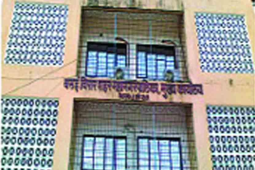 योजना केवळ कागदावरच
