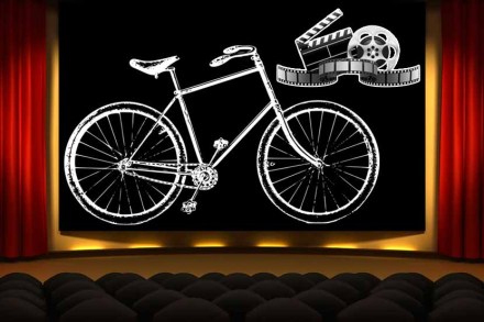 पूर्वीच्या अनेक चित्रपटातून सायकल दिसे. कधी गाण्यात तर कधी विनोदात.