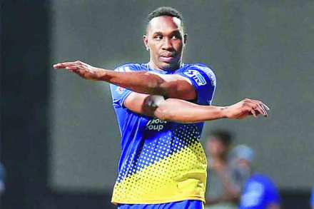 IPL 2018 : ब्राव्होच्या झुंजार खेळीने चेन्नई ठरली ‘सुपर किंग’ मुंबईचा विजय हिसकावला!