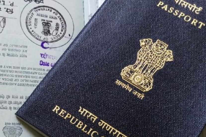 सात हजार जण देश सोडून गेले