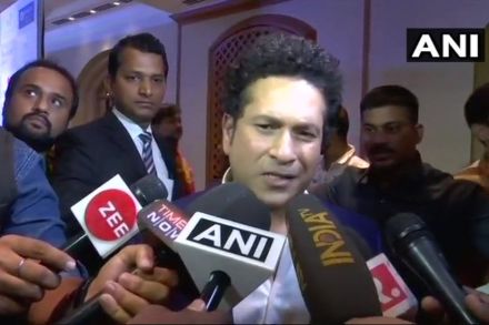 उगाच बाहेरच्यांनी येऊन आम्हाला शिकवू नये, आफ्रिदीच्या वक्तव्यावर सचिनचा संताप