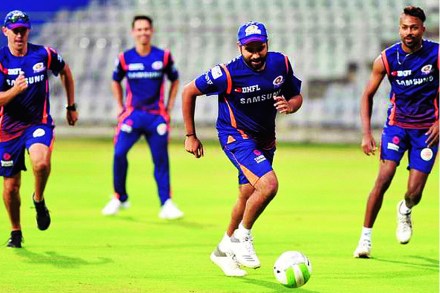 आयपीएलच्या नव्या पर्वाला प्रारंभ आयपीएलच्या नव्या पर्वाला प्रारंभ