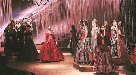 डिझायनिंग पलिकडचे फॅशन करिअर डिझायनिंग पलिकडचे फॅशन करिअर