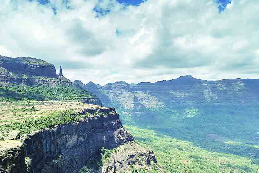 घाटमाथ्यावरची भटकंती घाटमाथ्यावरची भटकंती
