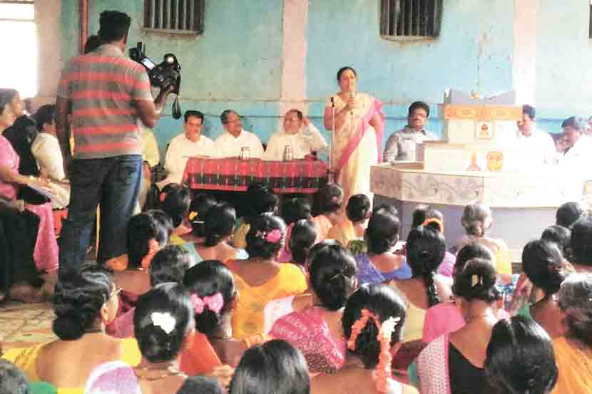 काँग्रेस प्रदेशाध्यक्ष खासदार अशोक चव्हाण यांच्या सूचनेनुसार खासदार श्री. दलवाई यांच्या नेतृत्वाखाली आज  काँग्रेसचे  शिष्टमंडळ नाणार प्रकल्पग्रस्तांशी संवाद साधण्यासाठी आले आहे.
