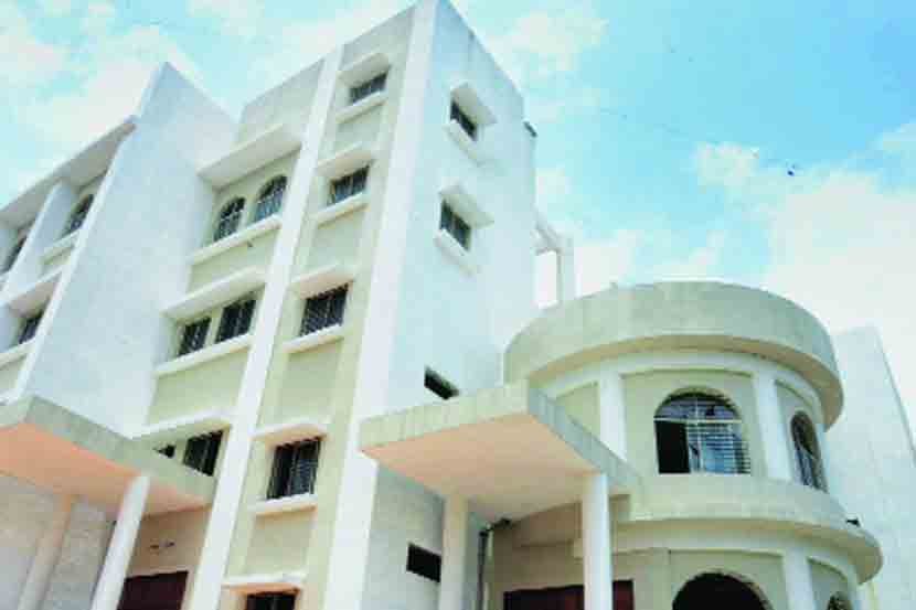 पिंपरी पालिकेच्या सावित्रीबाई फुले भवनात ‘स्मार्ट सिटी’चे कार्यालय सुरू करण्याचे नियोजन करण्यात आले आहे.