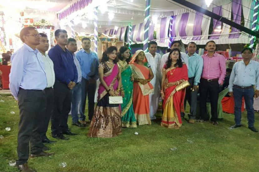 राकेशचे मित्र आम्हाला कधीच त्याची कमी जाणवू देत नाही, ते प्रत्येक अडचणीत धावून येतात, अशी प्रतिक्रिया राकेशच्या भावानं दिली. (छाया सौजन्य : इंडिया टुडे)