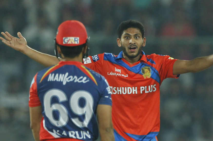 IPL 2018 – हैदराबादच्या गोलंदाजाने रचला अजब इतिहास