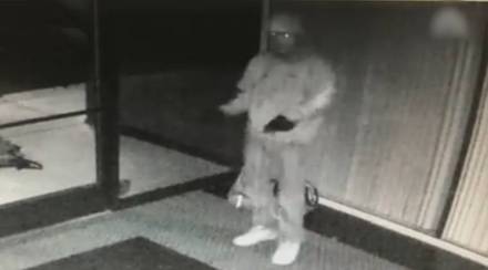 कॅलिफोर्नियामधल्या एका इमारतीमधला हा व्हिडिओ आहे. कॅलिफोर्नियामधल्या एका इमारतीमधला हा व्हिडिओ आहे.