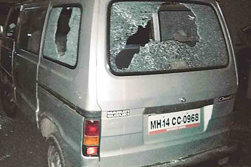 वाढत्या तोडफोडीसह एकूणच वाढत चाललेल्या गुन्हेगारी कारवायांना आळा घालण्याचे मोठे आव्हान पोलिसांपुढे आहे. वाढत्या तोडफोडीसह एकूणच वाढत चाललेल्या गुन्हेगारी कारवायांना आळा घालण्याचे मोठे आव्हान पोलिसांपुढे आहे.