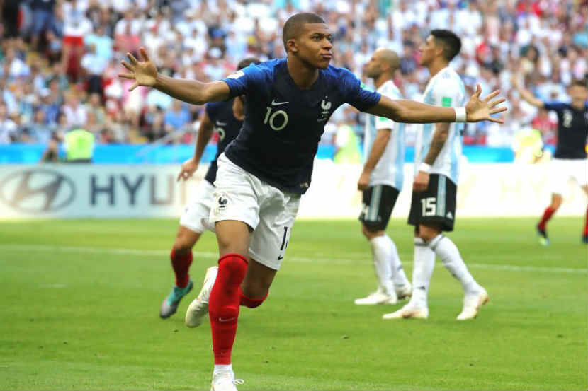 FIFA World Cup 2018 ARG vs FRA : एमबापेची वादळी कामगिरी; पेलेच्या विक्रमाला दिली टक्कर