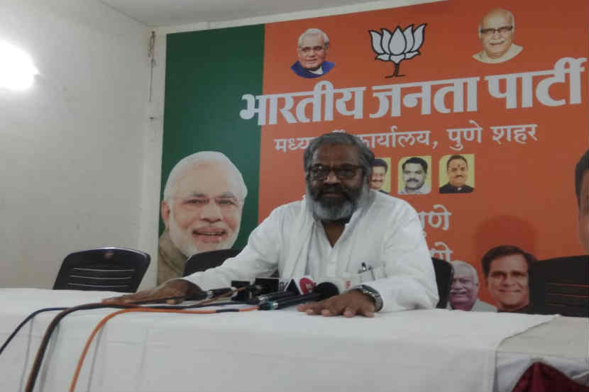 शेतकरी आत्महत्या हे शरद पवार यांचेच पाप- पाशा पटेल शेतकरी आत्महत्या हे शरद पवार यांचेच पाप- पाशा पटेल